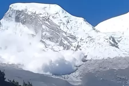 Advierten alto riesgo de avalancha en el pico sur del Nevado Huascarn.
