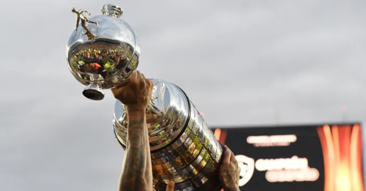 Entrenador peruano podría dirigir a equipo que disputará octavos de final en Libertadores: ¿De quién se trata?