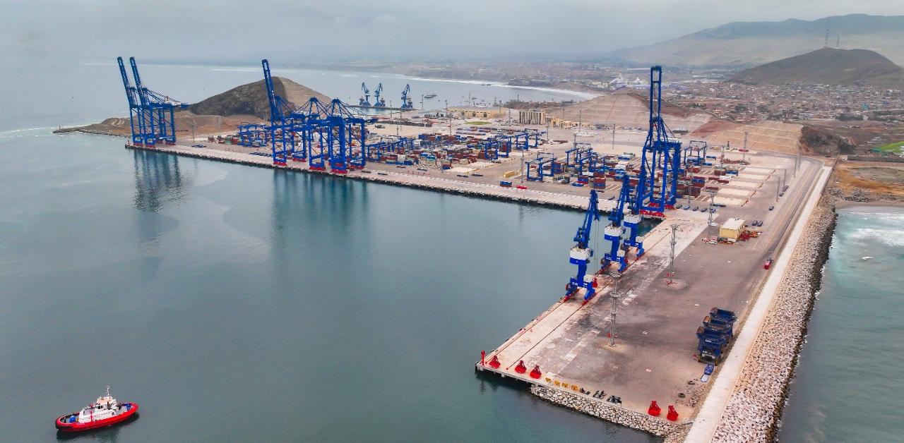 Dina Boluarte entrega Licencia de Operación del Terminal Portuario de Chancay