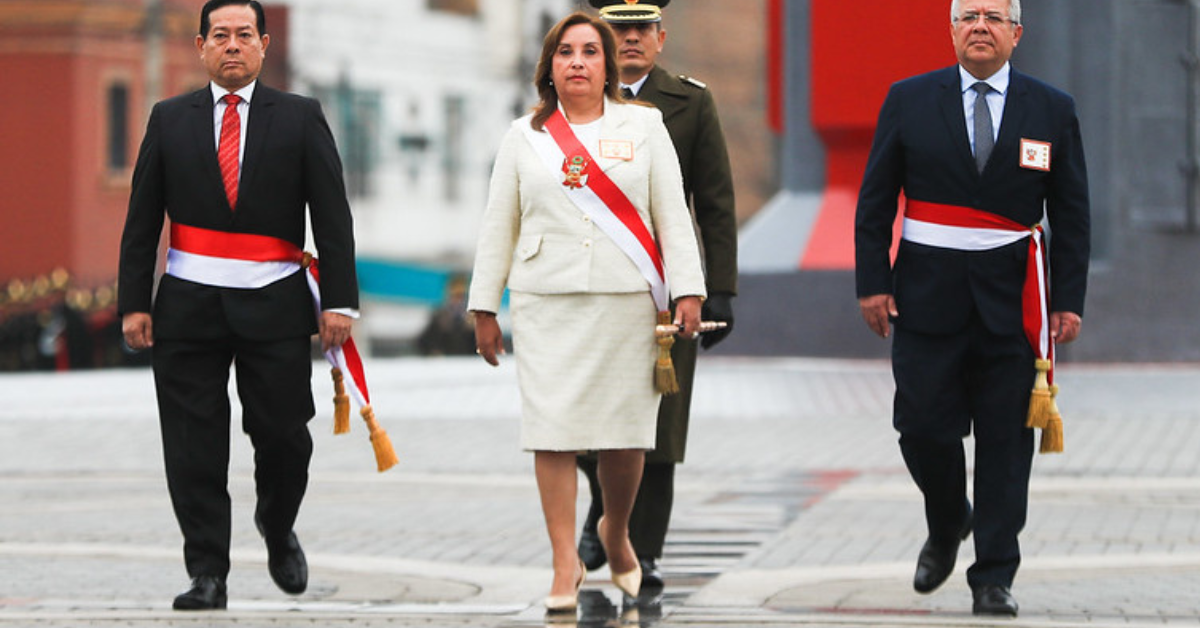 Boluarte en el Día de la Bandera: "Trabajaremos hasta el 2026, hasta quemar el último cartucho"