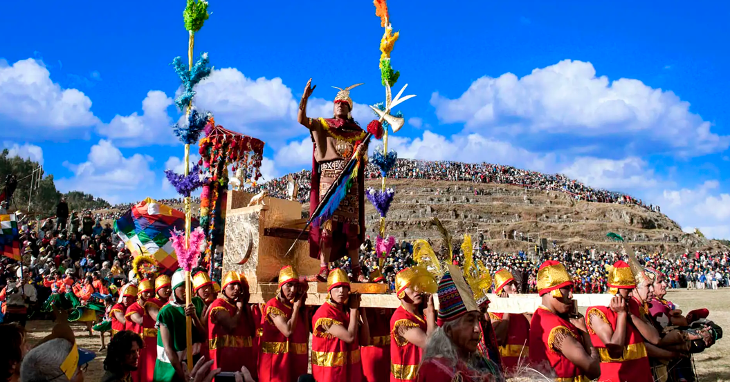 La fiesta del Inti Raymi se celebra cada 24 de junio. En el 2001 fue declarada Patrimonio Cultural de la Nacin.