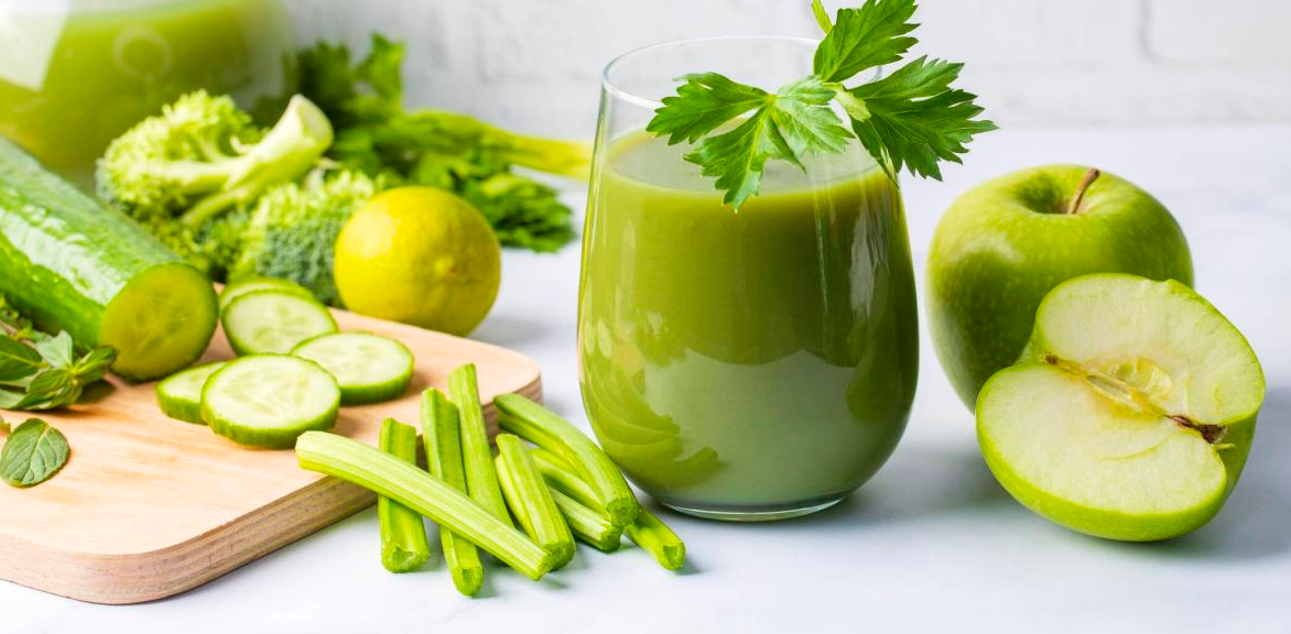 Jugo verde ayuda a desintoxicar tu hgado.