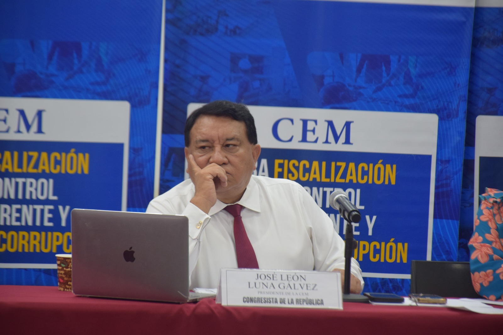 Congresista José Luna Gálvez