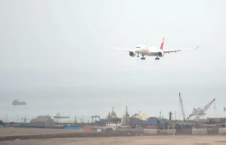Nuevo Aeropuerto Internacional Jorge Chávez recibió esta tarde su primer vuelo.