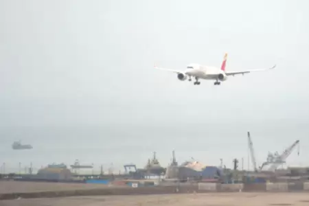 Nuevo Aeropuerto Internacional Jorge Chvez recibi esta tarde su primer vuelo.