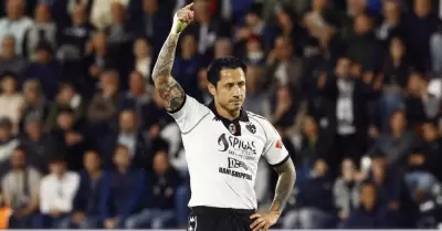 Giancula Lapadula no logra ascender con el Spezia a la Serie A de Italia.