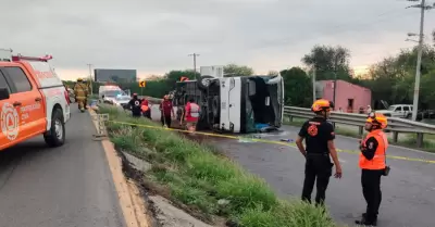 Volcadura de un autobs en Nuevo Len.