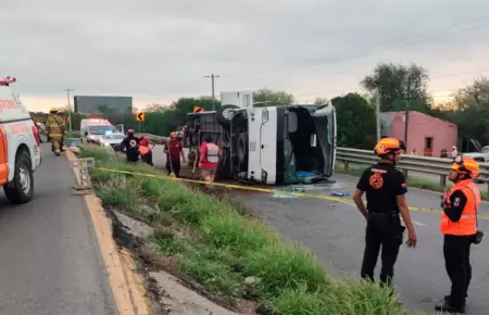Volcadura de un autobs en Nuevo Len.