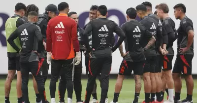 La Selección Peruana desconvocó a 2 jugadores por lesión.