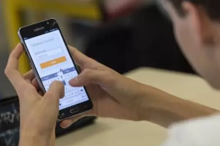 Nueva York aplicar prohibicin de celulares en colegios pblicos
