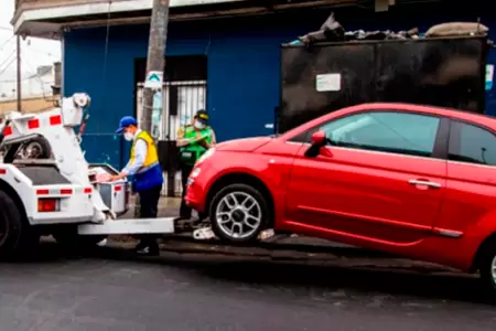 Gra se lleva vehculo al depsito.