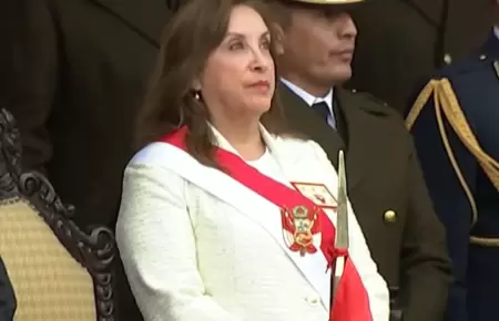 Dina Boluarte en el Da de la Bandera: "Trabajaremos hasta el 2026"