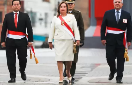 Dina Boluarte en el Día de la Bandera: "Trabajaremos hasta el 2026"