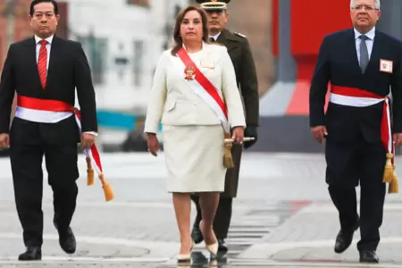 Dina Boluarte en el Da de la Bandera: "Trabajaremos hasta el 2026"