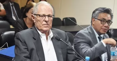 PPK responde a cuestionamientos por intento de salida del Perú.