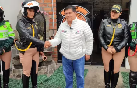Ministro del Interior se solidariza con las agentes policiales agredidas.