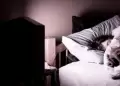 Qu significa que alguien se duerma con la televisin encendida? Esto revela la psicologa