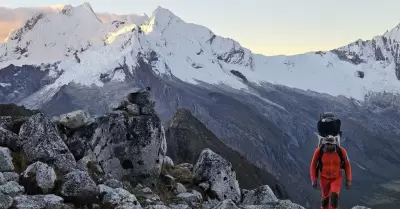 Montañistas se unen a búsqueda de estudiantes en nevado Artesonaju.