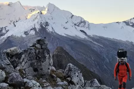 Montaistas se unen a bsqueda de estudiantes en nevado Artesonaju.
