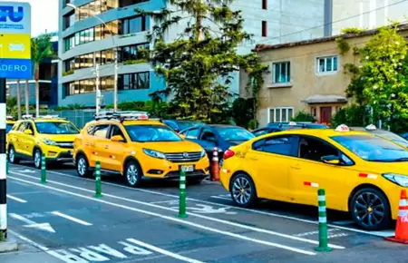 Taxistas tienen hasta el 14 de junio para pintar de amarillo sus autos.