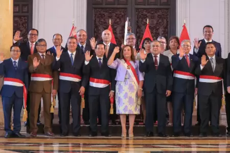 Gabinete deber solicitar el voto de confianza al Congreso.