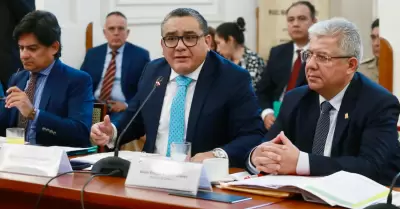 Exministro del Interior impedido de salir del país.