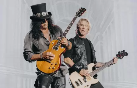 Slash brindar un gran show para todos sus fanticos.