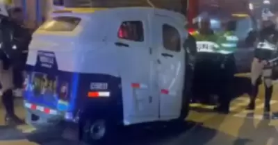 Disparan en 10 oportunidades a un vehículo menor en Chorrillos.
