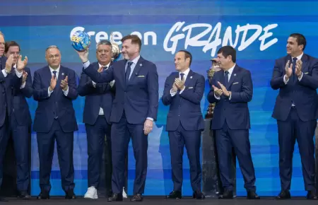 Alejandro Domnguez reelegido en la CONMEBOL.