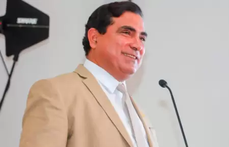 Gobernador Luis Neyra.