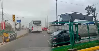 Bus choca contra muro de acceso al terminal del aeropuerto Jorge Chávez.
