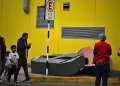 Letrero de conocido supermercado se desploma tras sismo de magnitud 6.1 en Lima y Callao