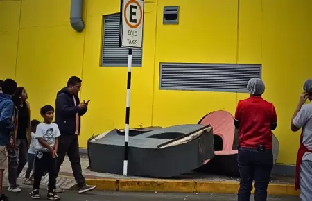 Letrero cado