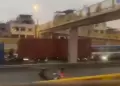 VES: Trnsito paralizado en la Panamericana Sur por volcadura de un semitrailer a la altura del bypass de Mateo Pumacahua