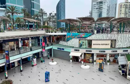 Centro comercial Larcomar, en Miraflores.
