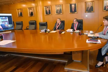 Junta de Fiscales Supremos sigue en sesión permanente.