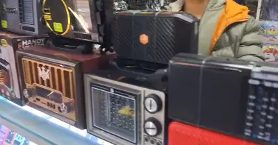Incrementa venta de radios y linternas tras temblor en Lima y Callao.