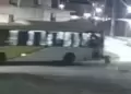 Joven se queda dormido en el bus, cae por la ventana y sobrevive de milagro: "Se cort parte del cuello"