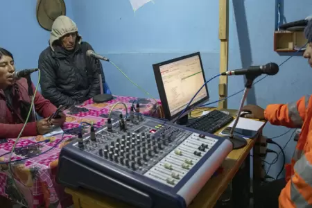 100 aos de la radio en Per
