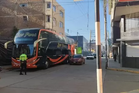 Saquean bus interprovincial que iba de Lima a Huancayo.