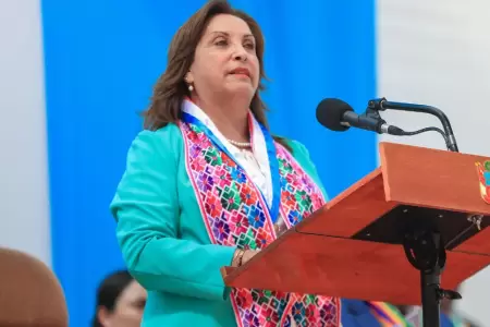 Dina Boluarte denuncia ataques contra su gobierno.
