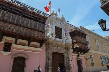 Cancillería pone a disposición sus plataformas para peruanos en Medio Oriente.