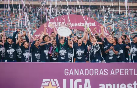 Alianza Lima recibe el saludo de la Conmebol Libertadores por ganar el Apertura.
