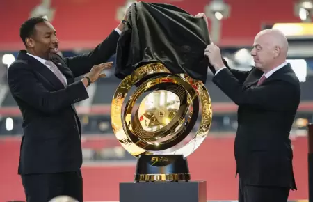 FIFA analiza realizar el Mundial de Clubes cada dos aos.