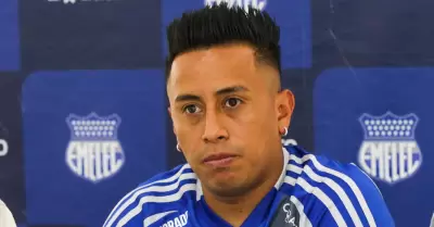 Christian Cueva reveló que casi se retira del fútbol.