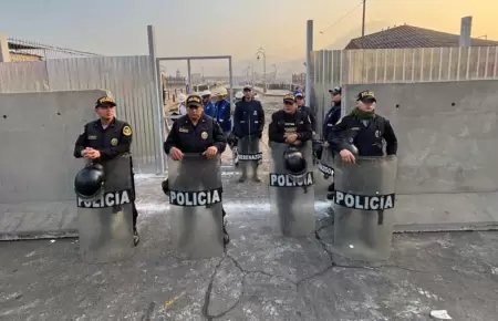 Ms de 200 ambulantes fueron desalojados del Puente Balta.