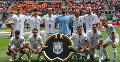Titulares del Auckland City se desempeñan en otros oficios.