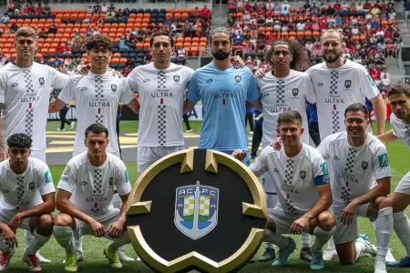 Titulares del Auckland City se desempean en otros oficios.