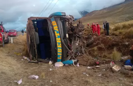 Tres fallecidos y ms de 30 heridos deja despiste de un bus.