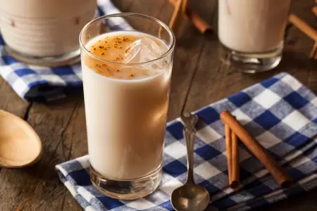 Jugo natural para ayudar a aliviar problemas digestivos en mayores de 60.